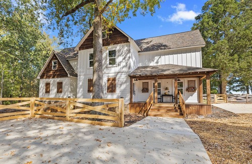 Leesburg House | Stillwater Cove, a relaxing lake house on Weiss Lake.