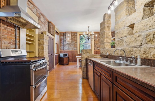 Dubuque House | Stone Cliff Manor- historic home with unique history. Perfect for large groups