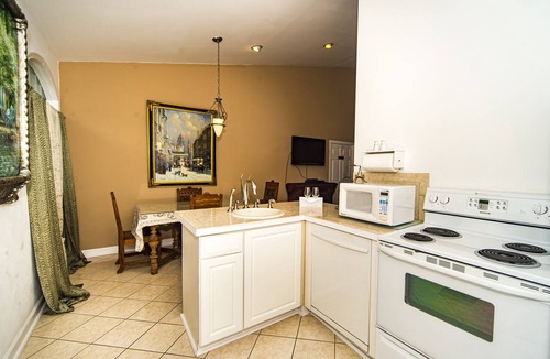 Lovettsville Bed & Breakfast | Stone Manor Boutique Inn
