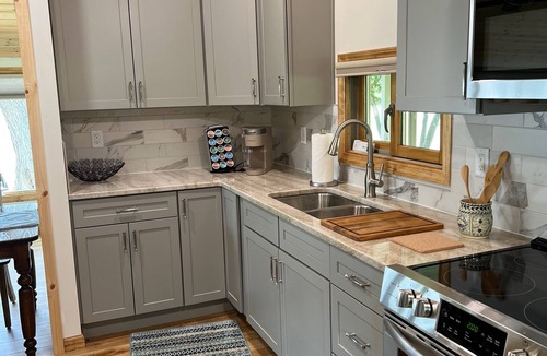 Galena Cottage | STONE RIVERSIDE COTTAGE is just a few steps from the SASSAFRAS RIVERS edge