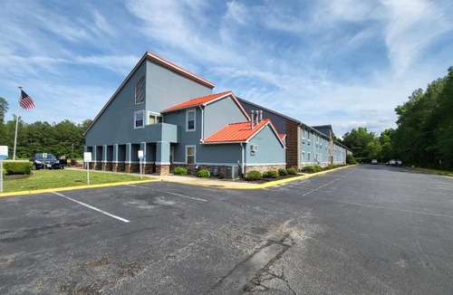 Carrollton Hotel | Stonewood Inn & Suites of Carrollton - Smithfield