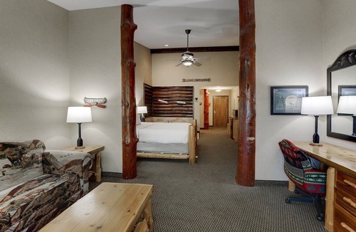 Johnston Hotel | Stoney Creek Retreat w/Onsite Gym | 0.3 mi to Back Roads Lounge