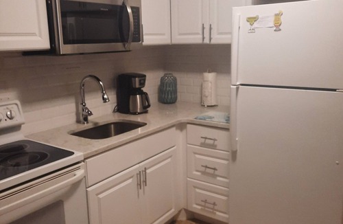 Caine Woods Condo | Stroll to North Ocean City Beaches, cozy 1-bedroom condo awaits