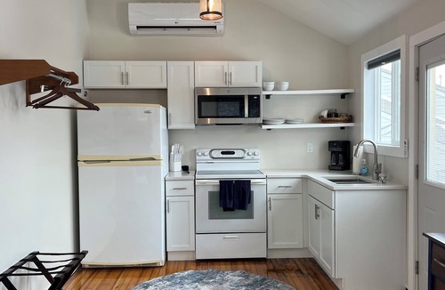 Delavan Lake Apartment | Studio 1608 - Spacious Lakeside studio on Delavan Lake Beautiful Views