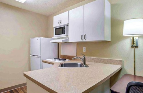Huntsville Hotel | Studio 6 Extended Stay Huntsville, AL - US Space & Rocket Center