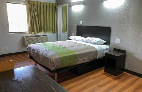 Wichita Hotel | Studio 6 Wichita, KS - Airport
