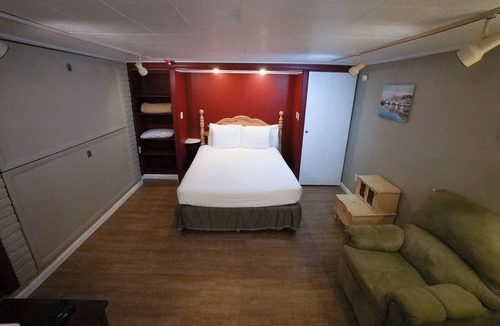 Ventnor City Hotel | Studio Apartment 250 feet from the boardwalk and beach.