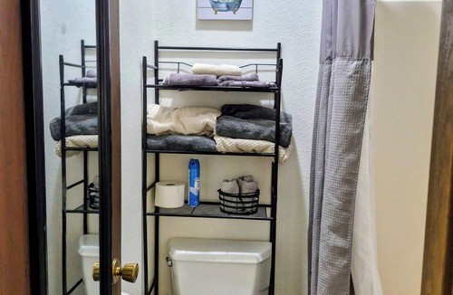 Monroe City Apartment | Studio apartment in Monroe City with boat parking near Mark Twain Lake No Pets