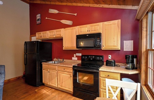 Hines Apartment | Studio Cabin-Open floor plan with full Kitchen