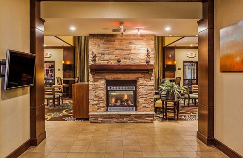 Bismarck Apartment | Studio | Free Daily Breakfast + Indoor Pool
