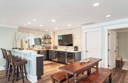 Rockwood House | Stunning Mountain VIEWS! Lakefront Luxury w Pool, Spa, Kayaks & Deep-Water Dock