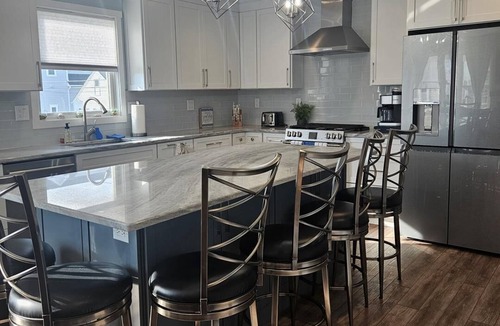 North Wildwood House | Stunning New Waterfront Oasis in North Wildwood – Sunset Views & Private Dock
