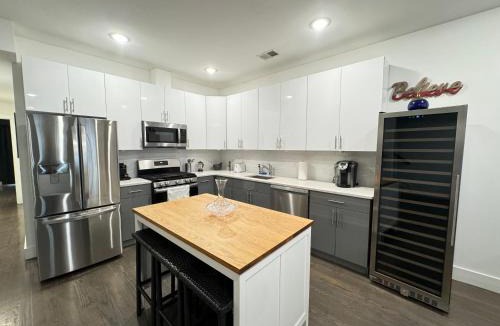 Communipaw Apartment | Stunning NYC rooftop views minutes away from NYC 2 bedroom 2 bath