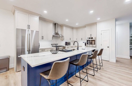 Long Neck House | Stunning Peninsula getaway with pools, hot tubs, sports courts, & on-site golf