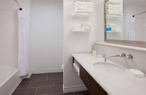 Sioux City House | Stunning Pet-Friendly Room W/ Homelike Comforts