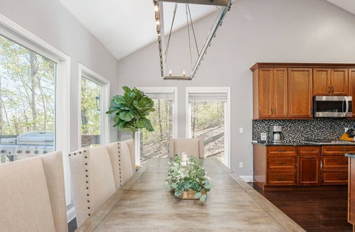 Sevierville House | STUNNING RIVER VIEWS + GAME ROOM + THEATER ROOM + FIRE PIT + HOT TUB