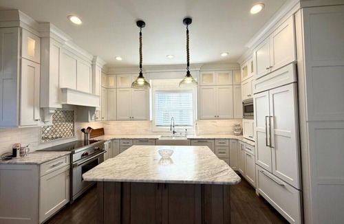 Point Pleasant Beach House | Stunning! Wrap Around Porch, 1 block: Beach & Jenk's, 6 Badges, Private Parking!
