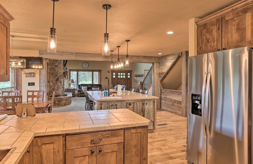Sturgis House | Sturgis Home w/Private Hot Tub: Golf & Hike!
