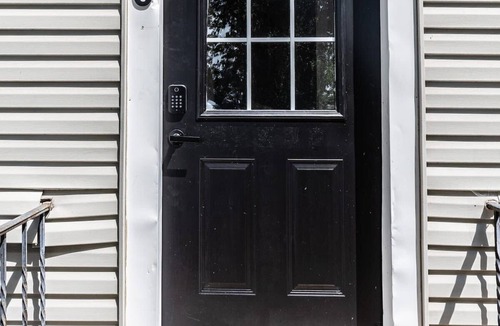 Lincoln Apartment | Stylish 1-Bed. Haymarket/University/Downtown
