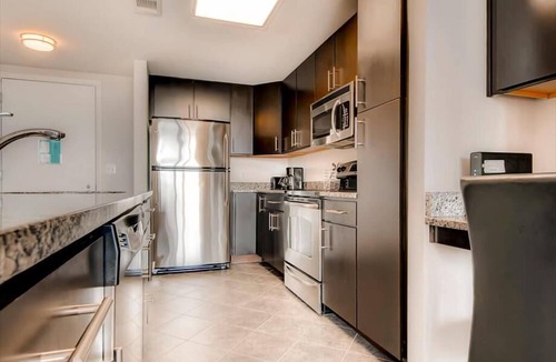 Aurora Highlands Apartment | Stylish 1BR | Work Space+WiFi | Pentagon City