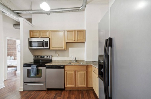 Newbold Apartment | Stylish 2-BR , Gym, Wifi, Workspace, Target | Speakeasy Apt