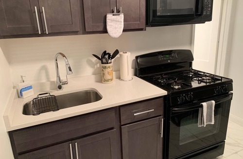 South Baltimore Apartment | Stylish 2BD 1BA apartment located in Federal Hill