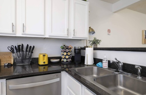 Cartersville House | Stylish 3BR Townhome Near Everything
