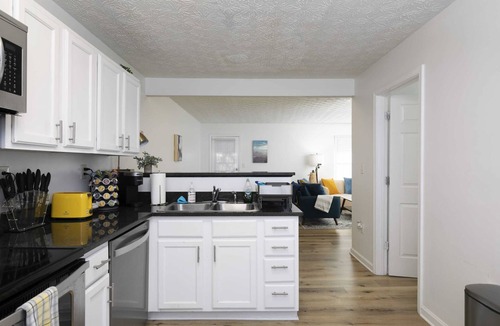 Cartersville House | Stylish 3BR Townhome Near Everything