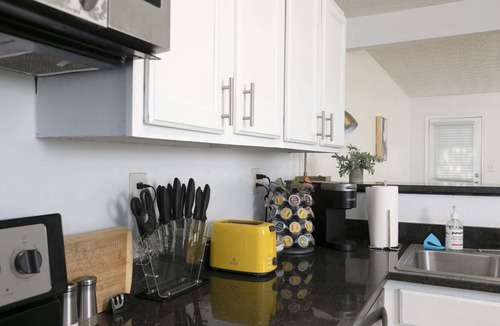 Cartersville House | Stylish 3BR Townhome Near Everything