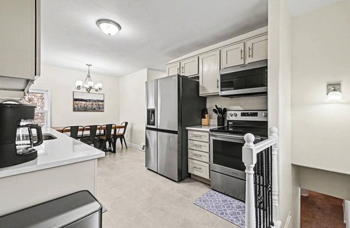Benson House | Stylish 4BR Retreat | 2-Car Garage | Sleeps 10