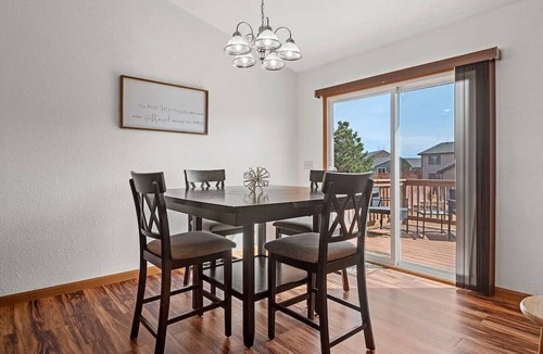 Summerset Apartment | Stylish 5 BR- LG Fenced Backyard and Playground