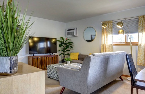 Rapid City Apartment | Stylish Apartment walking distance from downtown