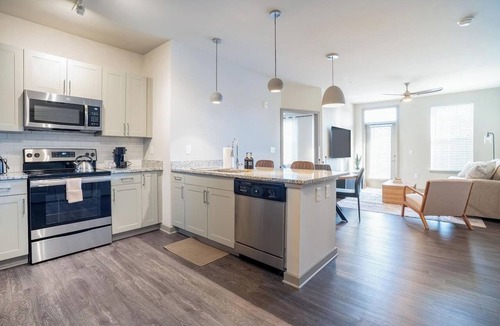Matthews Apartment | Stylish, Comfortable 2BD Abode near DT Matthews