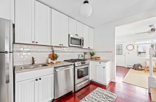 Highlands House | Stylish, Comfy & Bright 5★ Location Ocean Views 3 min ➡ Beach