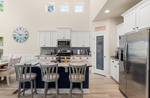 Ocean View House | Stylish Family Beach Retreat just minutes from Coastal Calm