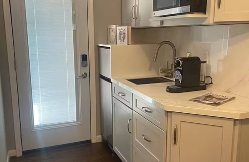 Frederick Apartment | Stylish In-law Suite in Frederick