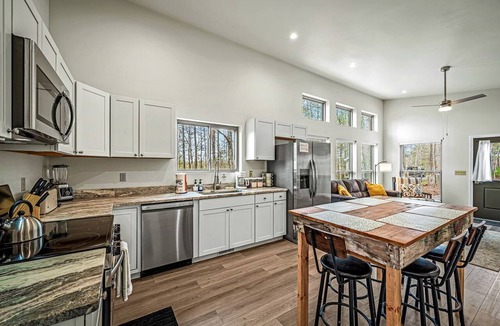Mentone Cottage | Stylish Modern Getaway with Fire Pit near DeSoto Falls in Mentone, AL