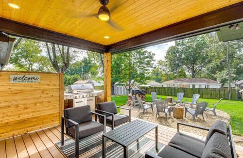 Lenexa House | Stylish & Modern Lenexa Haven w/Fire Pit & Deck!