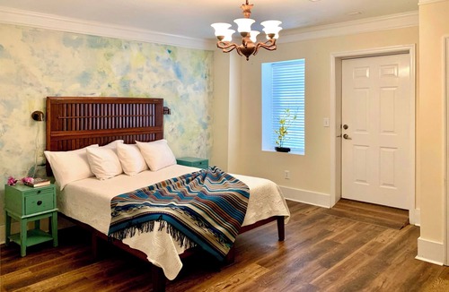 Cowan Hotel | Stylish railroad boutique hotel. 5 ensuite rooms + apartment & banquet room.