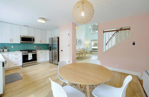 Wells Branch House | Stylish Retreat 10 Min to Domain/Q2 Gym &Games