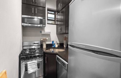 Kips Bay Apartment | Stylish Retreat in Midtown NYC Walk to Everything