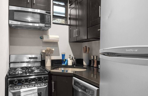 Kips Bay Apartment | Stylish Retreat in Midtown NYC Walk to Everything