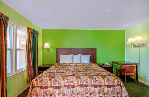 Macon Hotel | Stylish Roadstay w/Breakfast & Highway Access | Free Wi-Fi & Parking
