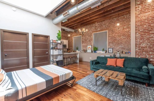 Union City Apartment | Stylish SOHO-Inspired Loft, 15 Min to NYC Times Square
