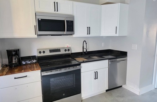 Carrboro House | Stylish & Spacious ★ Pets OK ★ Monthly Townhome