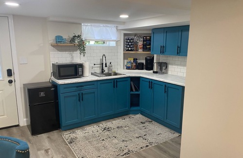 Princeton Junction Apartment | Stylish & Spacious Princeton Basement Apt w/King Bed, Private Entrance