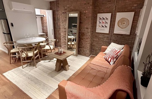 Jersey City Apartment | Stylish stay ~20 min from Manhattan, Newark Airport, Metlife Stadium