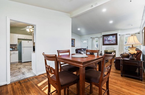 Crestline Heights House | Stylish Stay in Crestwood-South
