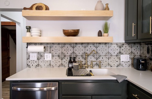 Dahlman Apartment | Stylishly Renovated 2BR Home Near Downtown & Zoo