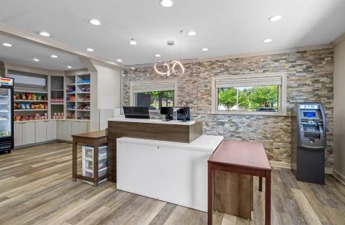 Charlotte Hotel | Suburban Studios Charlotte - Ballantyne